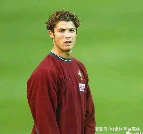 在他面前打 在他面前打