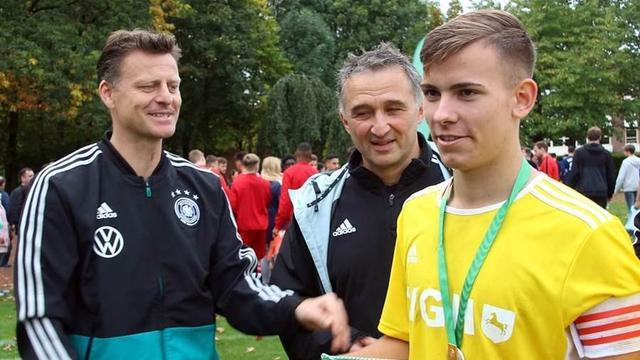 伤病时的坚 伤病时的坚