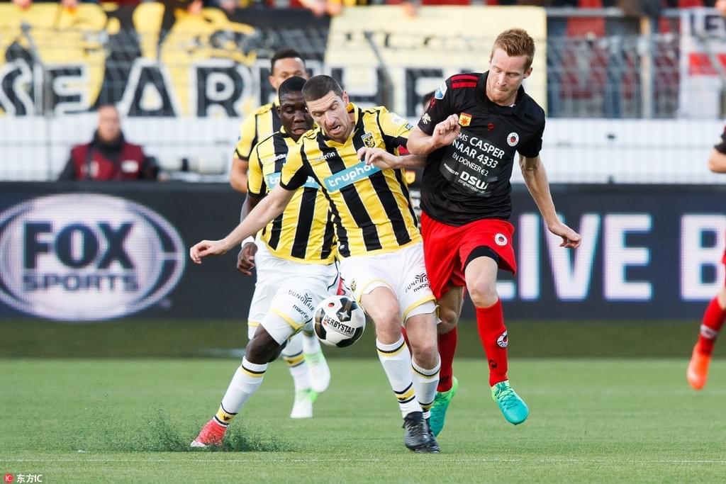 能陷入尴尬 能陷入尴尬