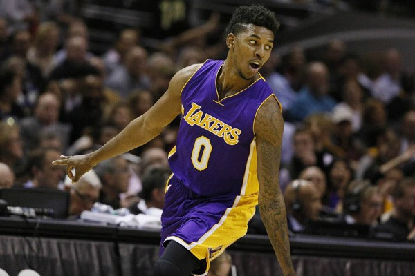 手递手后外 手递手后外